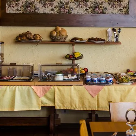 Rifugio Prategiano Фермерский дом